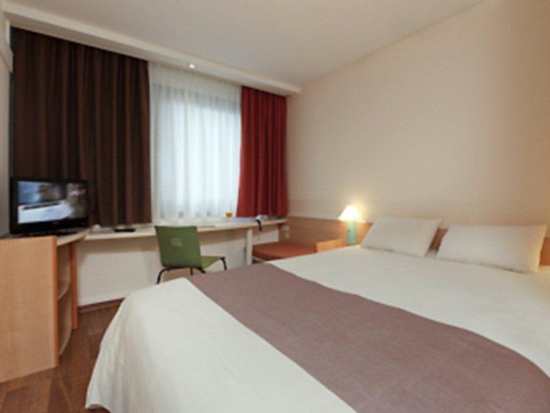 Ibis Nuernberg City Am Plaerrer Hotel Exterior photo